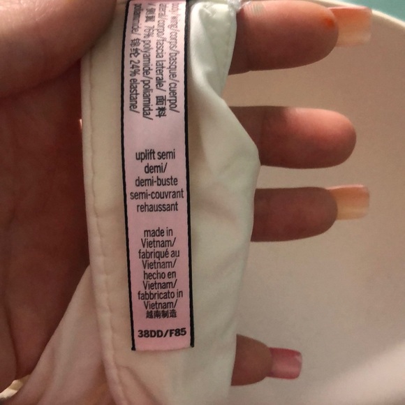 Uplift Semi Victoria Secret Bra DD - Picture 2 of 3